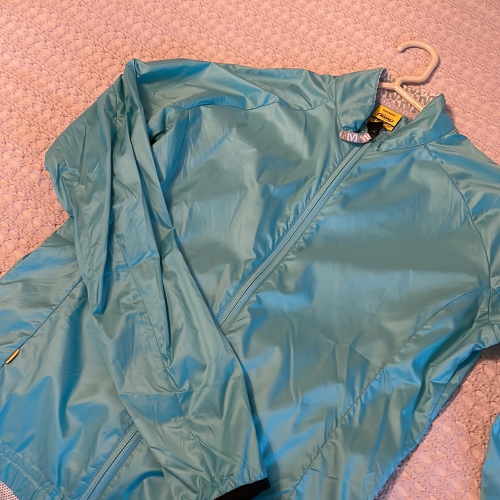Wind breaker - Picture 3 of 7